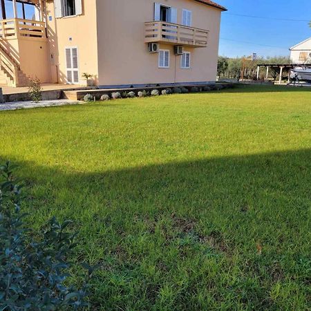 Apartmani Loli Ugljan Buitenkant foto