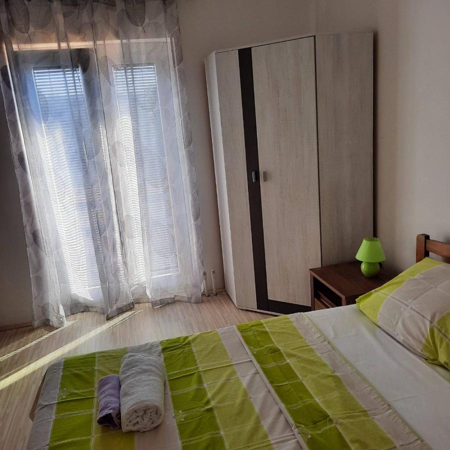 Apartmani Loli Ugljan Buitenkant foto