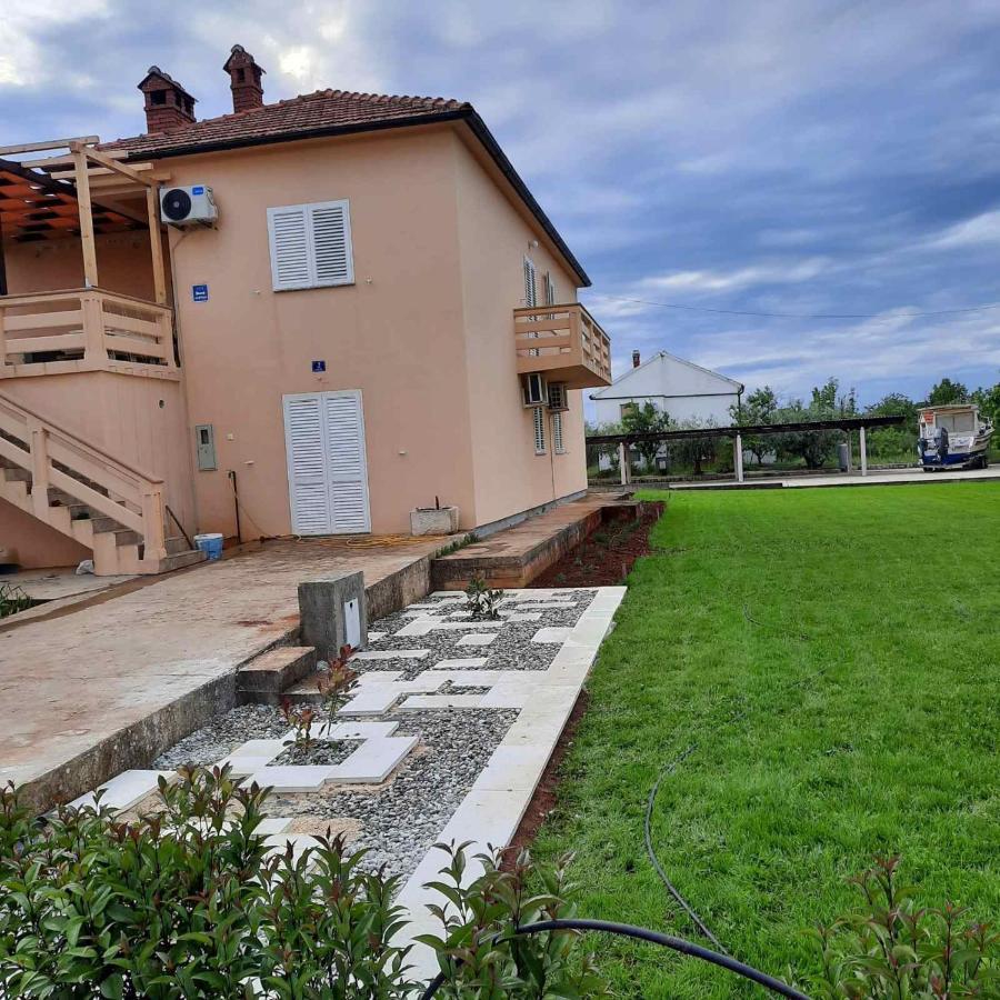 Apartmani Loli Ugljan Buitenkant foto