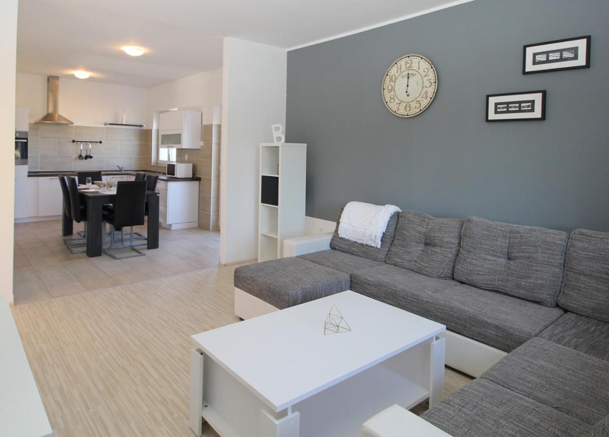 Apartmani Loli Ugljan Buitenkant foto