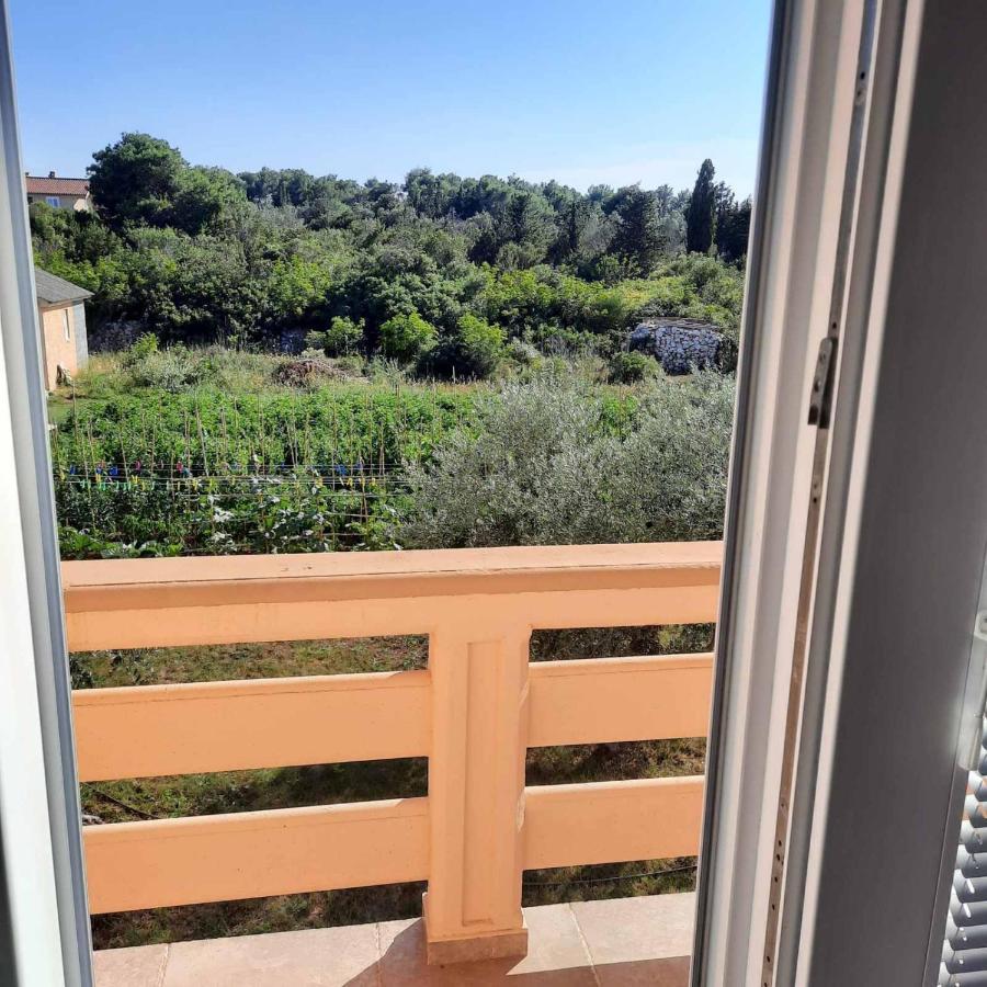 Apartmani Loli Ugljan Buitenkant foto