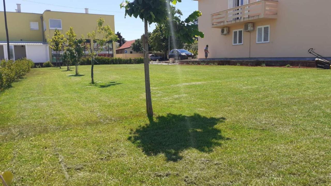 Apartmani Loli Ugljan Buitenkant foto
