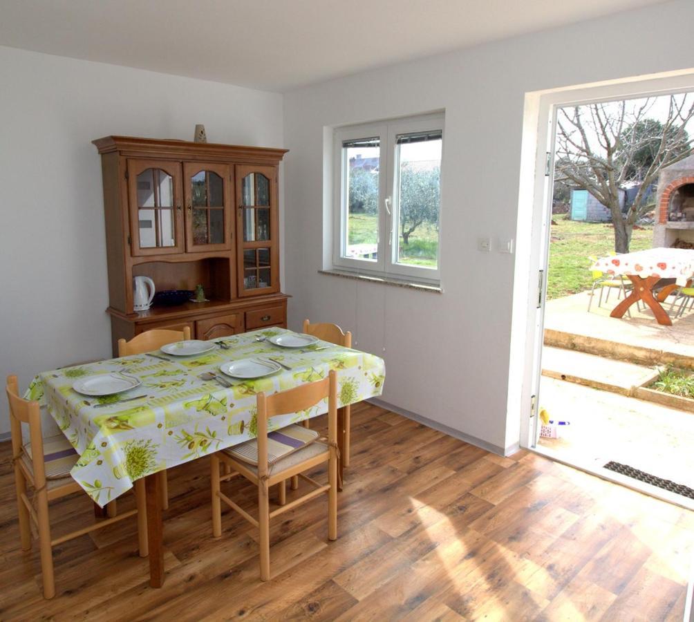Apartmani Loli Ugljan Buitenkant foto