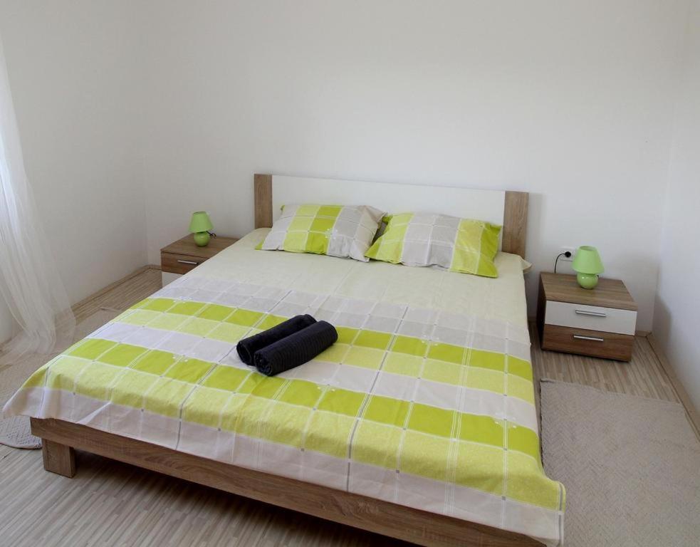 Apartmani Loli Ugljan Buitenkant foto